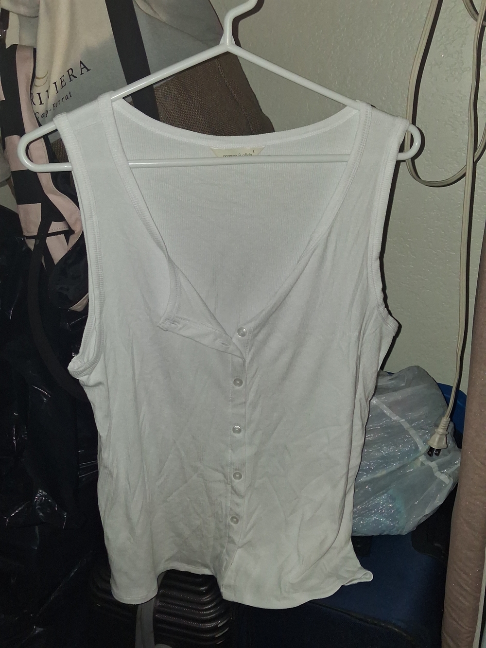 Classic White Ribbed V-Neck Button Tank - Picture 2 of 3
